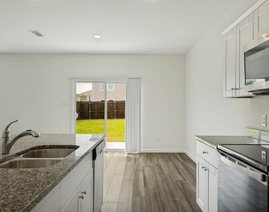 1702 Marquette Drive - Photo Thumbnail 5