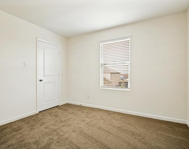 1702 Marquette Drive - Photo Thumbnail 18
