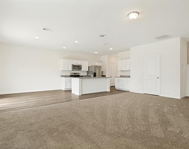 1702 Marquette Drive - Photo Thumbnail 2