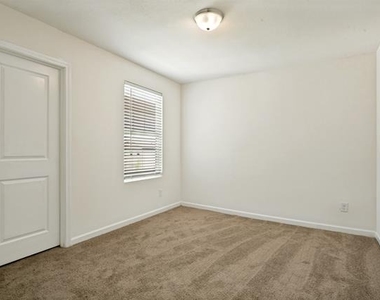 1702 Marquette Drive - Photo Thumbnail 20