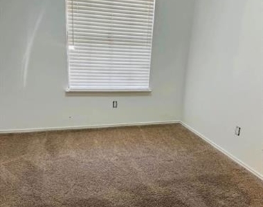 6108 Abrams Road - Photo Thumbnail 3