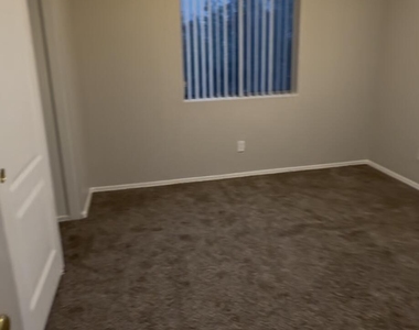 1015 S Val Vista Drive - Photo Thumbnail 8