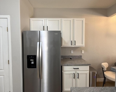 1015 S Val Vista Drive - Photo Thumbnail 10