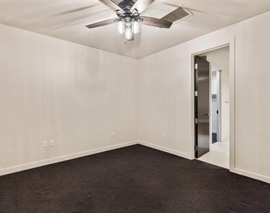 2600 W 7th Street - Photo Thumbnail 5