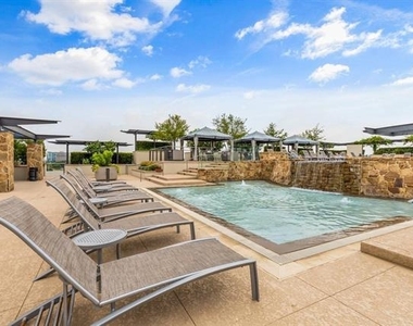 2600 W 7th Street - Photo Thumbnail 15