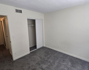 1447 N 53rd Drive - Photo Thumbnail 19