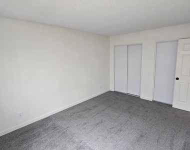 1447 N 53rd Drive - Photo Thumbnail 27