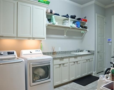 880 Saint Peter Lane - Photo Thumbnail 11