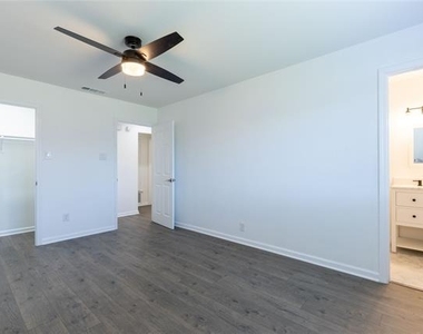 3934 6th Street - Photo Thumbnail 5