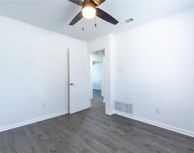 3934 6th Street - Photo Thumbnail 9