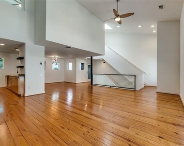 4214 Swiss Avenue - Photo Thumbnail 11