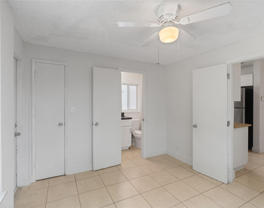 2001 Nw 14th Avenue - Photo Thumbnail 16