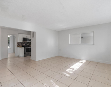 2001 Nw 14th Avenue - Photo Thumbnail 13