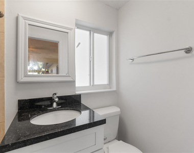 2001 Nw 14th Avenue - Photo Thumbnail 6