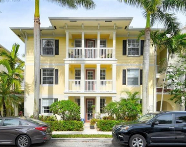 275 Murcia Drive - Photo Thumbnail 1