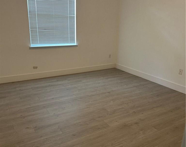 275 Murcia Drive - Photo Thumbnail 27