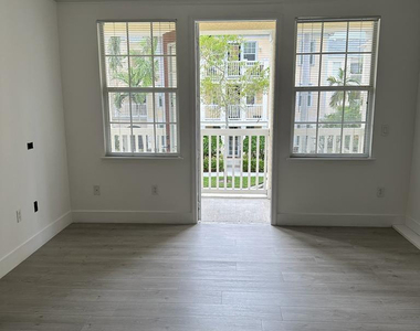 275 Murcia Drive - Photo Thumbnail 13