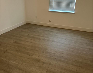 275 Murcia Drive - Photo Thumbnail 29