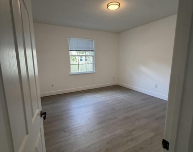 275 Murcia Drive - Photo Thumbnail 56