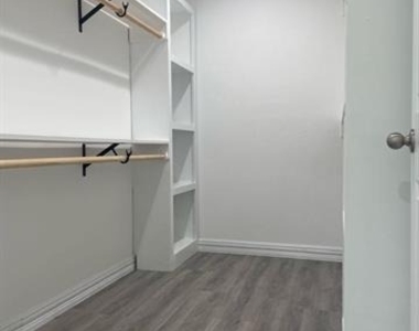 9517 Merritt Road - Photo Thumbnail 12