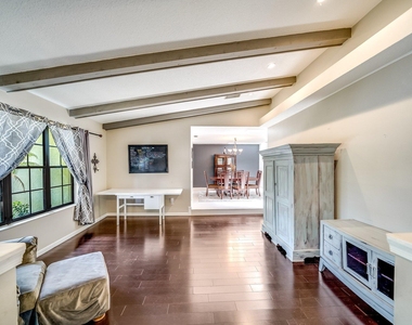 574 Juniper Place - Photo Thumbnail 17