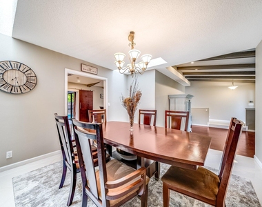 574 Juniper Place - Photo Thumbnail 21