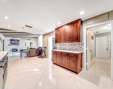 574 Juniper Place - Photo Thumbnail 25