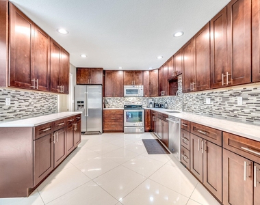 574 Juniper Place - Photo Thumbnail 22