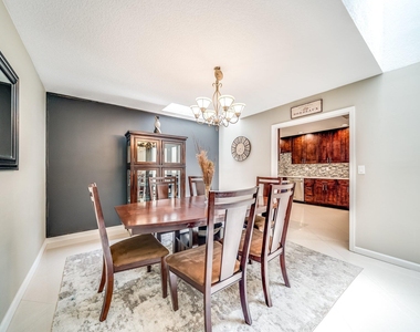 574 Juniper Place - Photo Thumbnail 20