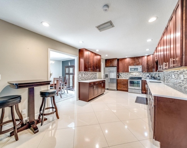 574 Juniper Place - Photo Thumbnail 24