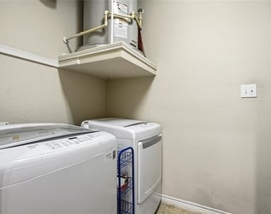 950 Henderson Street - Photo Thumbnail 17
