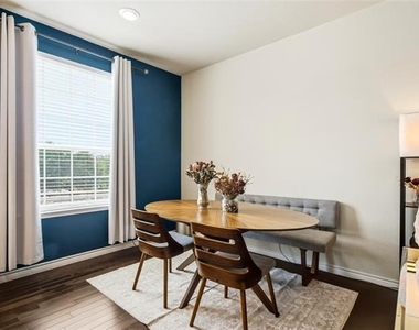 950 Henderson Street - Photo Thumbnail 3