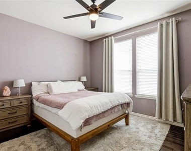 950 Henderson Street - Photo Thumbnail 9