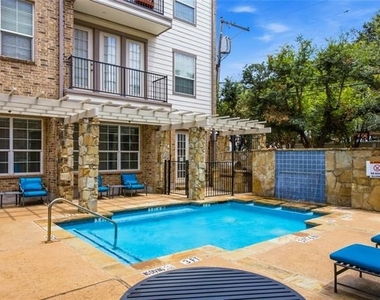 950 Henderson Street - Photo Thumbnail 16