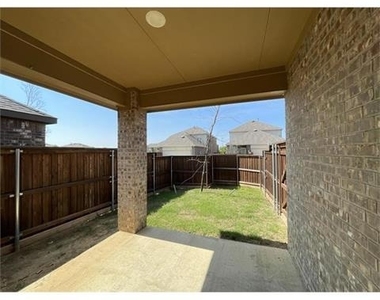 2304 Pyrite Drive - Photo Thumbnail 16