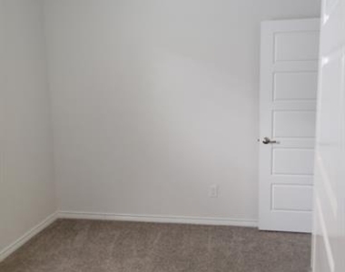 2304 Pyrite Drive - Photo Thumbnail 13