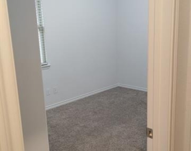 2304 Pyrite Drive - Photo Thumbnail 9