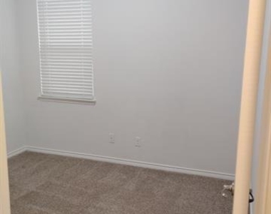 2304 Pyrite Drive - Photo Thumbnail 15