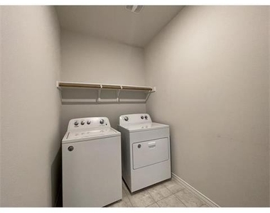 2304 Pyrite Drive - Photo Thumbnail 6