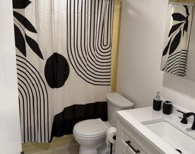 205 Se 11th Terrace - Photo Thumbnail 3