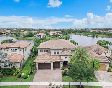11525 Nw 81st Place - Photo Thumbnail 1