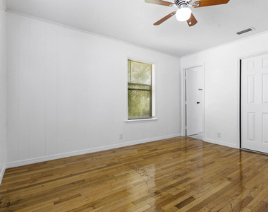 1464 W 32nd Street - Photo Thumbnail 11