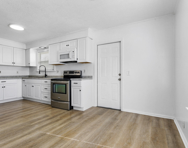 1464 W 32nd Street - Photo Thumbnail 5