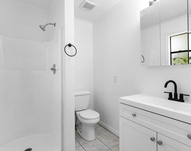 1464 W 32nd Street - Photo Thumbnail 12