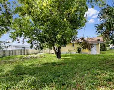 1464 W 32nd Street - Photo Thumbnail 2