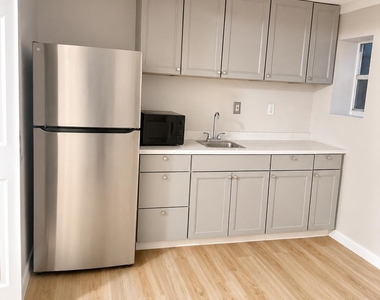 1329 Ne 5th Avenue - Photo Thumbnail 1