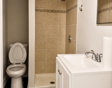 1329 Ne 5th Avenue - Photo Thumbnail 3
