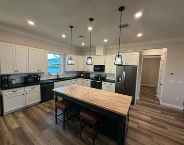 3533 Sky Valley Lane - Photo Thumbnail 5