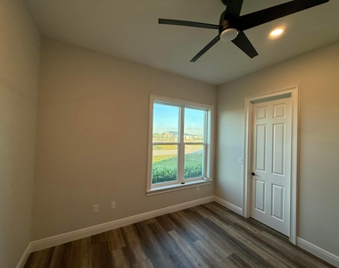 3533 Sky Valley Lane - Photo Thumbnail 16