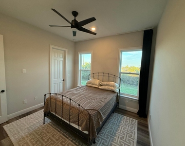 3533 Sky Valley Lane - Photo Thumbnail 15